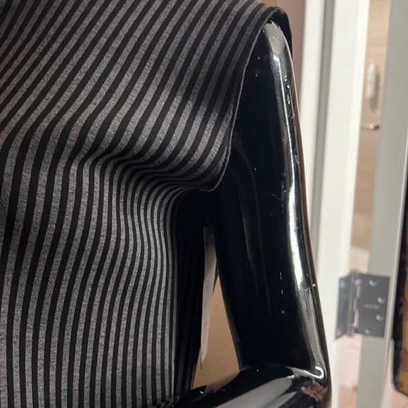 Neoprene tank in black and grey pinstripe - Picture 3 of 6